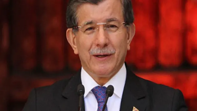 Davutoğlu'ndan Binali Yıldırım'a tebrik