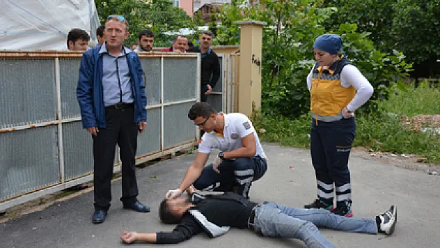 Bonzai İçen Genç Sokakta Yığılıp Kaldı