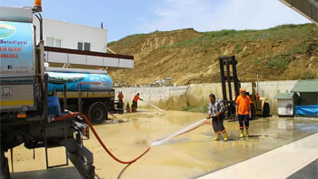 DUVAR ÇÖKTÜ, '2. EL'İ ÇAMUR BASTI