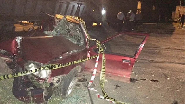  HASTANE DÖNÜŞÜ TRENLE ÇARPIŞTILAR: 2 ÖLÜ, 2 YARALI