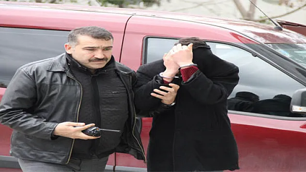 CİNAYETTEN TUTUKLANAN GENCİN YAŞI KÜÇÜLTÜLDÜ