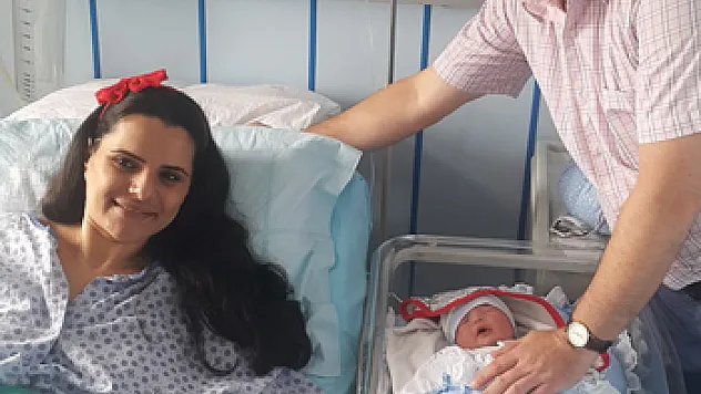 Kanbolat Ailesi Ada Bebeğe Kavuştu