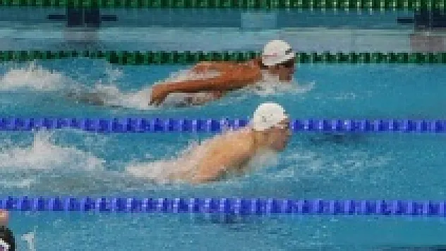 Milli yüzücüden 4 Türkiye rekoru