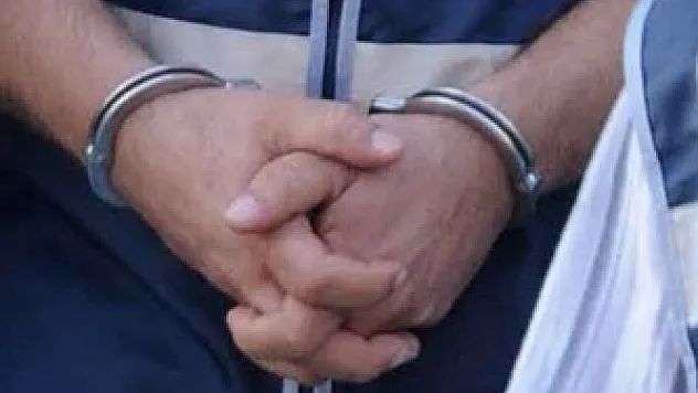 Firarda olan vali yardımcılarından biri yakalandı