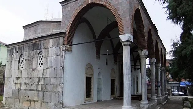 5 asırlık camide restorasyon yarılandı