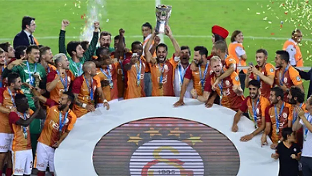 Galatasaray Süper Kupa'yı beşinci kez müzesine götürdü