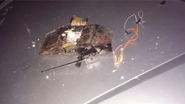 Teröristler, sivil polis aracına patlayıcı tuzakladı