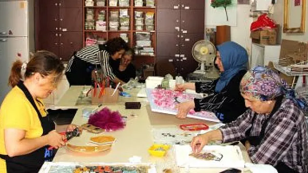 Sigortasız ev hanımlarının yüzünü güldüren proje