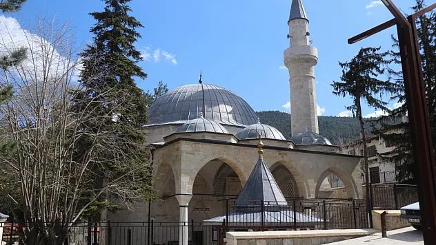 508 yıllık cami tarihe tanıklık etmeye devam ediyor