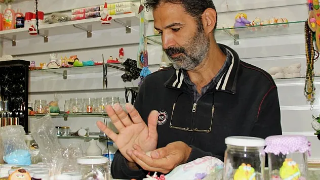 Geçimini çamurdan kazanan Suriyeli