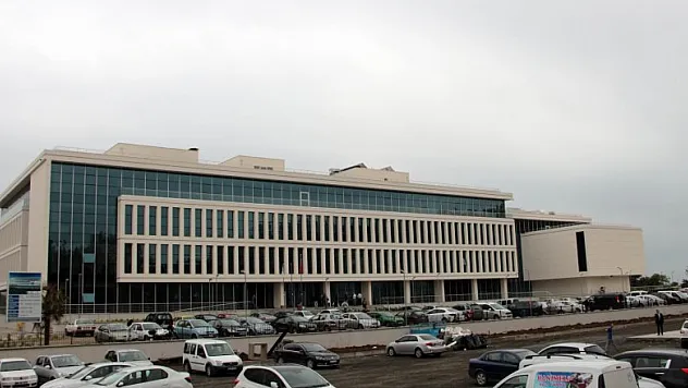 SGK yeni binasında hizmet veriyor