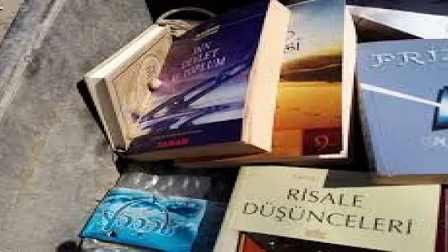Yıkılan binadan FETÖ kitapları çıktı
