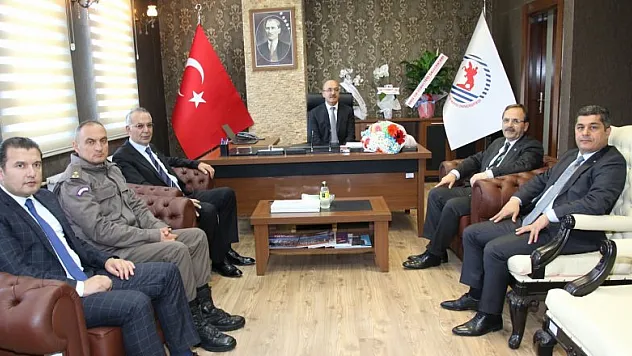 Yeni Dekan Zeybek'e 'hayırlı olsun' ziyareti