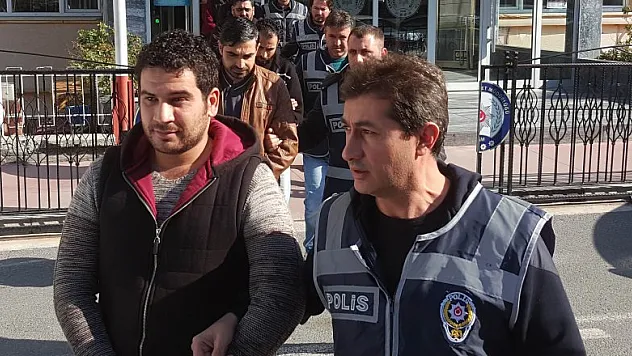  Sahte oturum belgesi düzenleyen 11 Iraklı gözaltına alındı