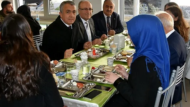 OMÜ'de öğrenciye 2 TL'ye kahvaltı