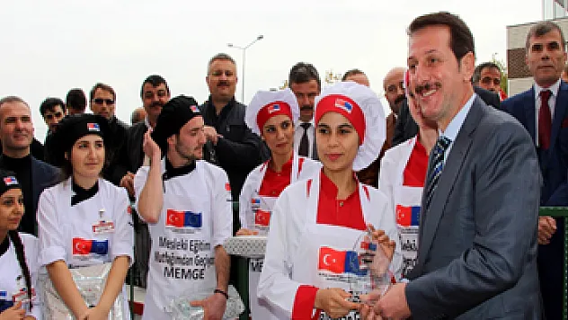 MEMGE'de 12 kursiyere plaket