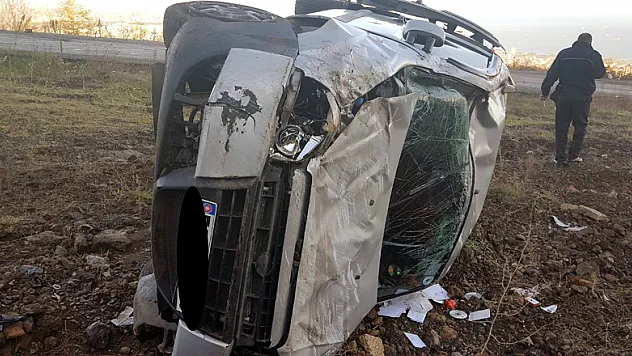 14 yaşındaki çocuk babasının aracıyla kaza yaptı: 3 yaralı