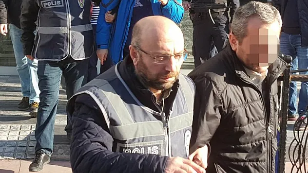 FETÖ'den gözaltına alınan 31 akademisyen adliyeye sevk edildi