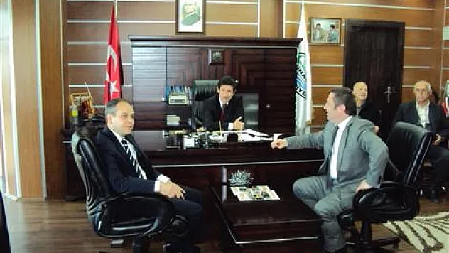 Kılıç siyasete ısınıyor