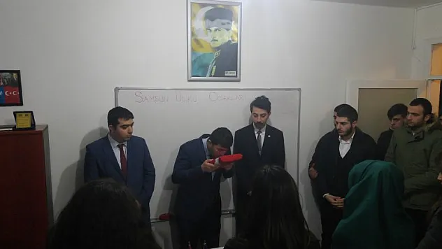 Ülkü Ocaklarında Bayrak Değişimi