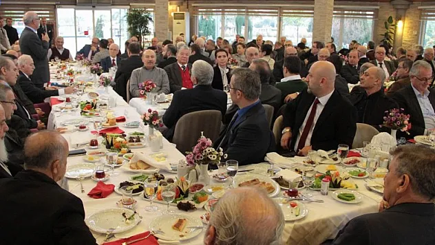 Protokol iş adamlarıyla buluştu