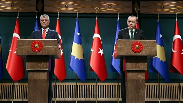 Erdoğan'dan Kosovalı gazeteciye FETÖ cevabı