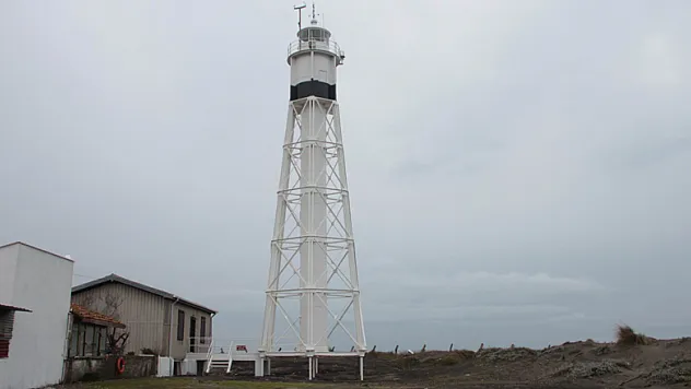 Bu fener 137 yıldır denizcilere yol gösteriyor