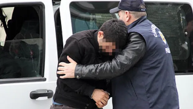 Kız arkadaşına laf attığı iddiasıyla