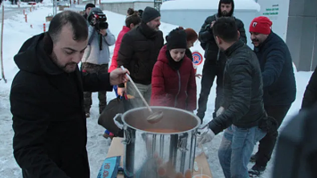 Donduran soğukta ısıtan ikram