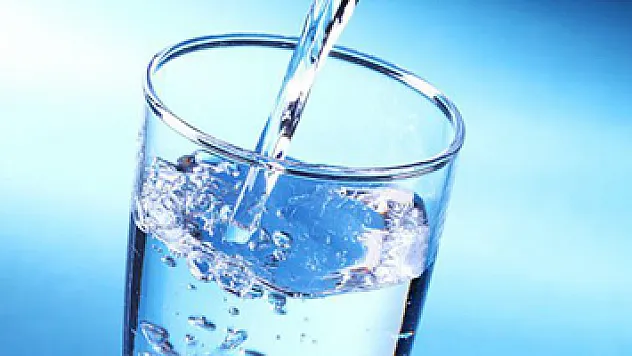 Böbrek sağlığı için susamadan su içilmeli!