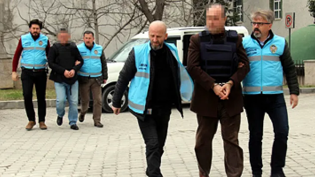 Damat cinayetinde aranan 3 kişi teslim oldu