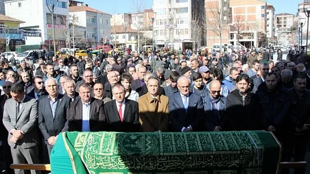 CHP'li Tezcan'ın amcası toprağa verildi
