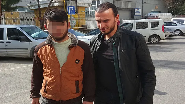 Yarım kilo bonzai ile yakalandılar