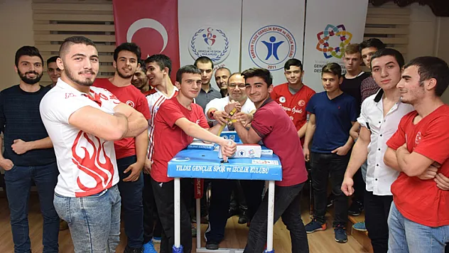 Samsun Yıldız Gençlik, Spor Türkiye Bilek Güreşi Yarışması'na gidiyor