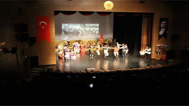 Çanakkale Zaferi için lirik dans gösterisi