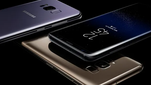 Samsung yeni telefonu Galaxy S8'i tanıttı