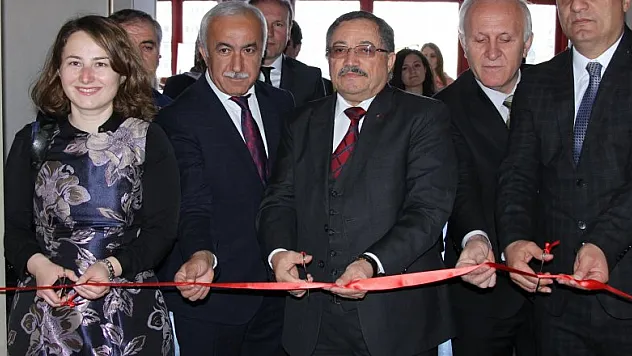 'İnsana Odaklan-Değişimi Yansıt' fotoğraf sergisi Samsun'da açıldı