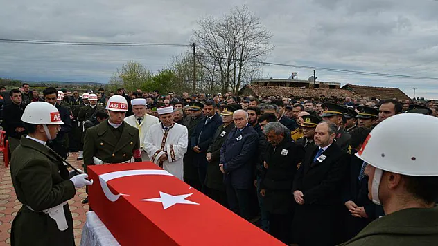 BAFRA ŞEHİDİNİ GÖZYAŞLARI ARASINDA TOPRAĞA VERDİ 