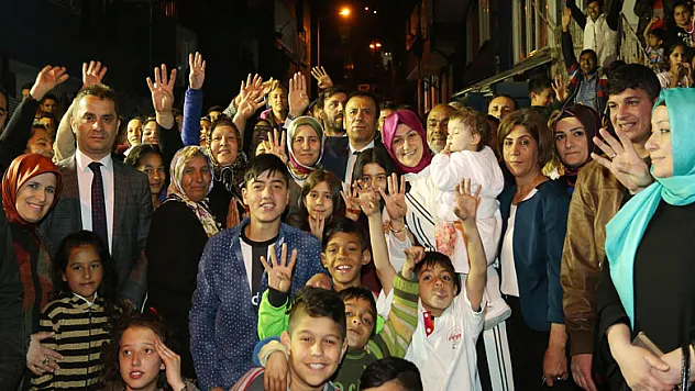 Romanlardan Evet kutlaması