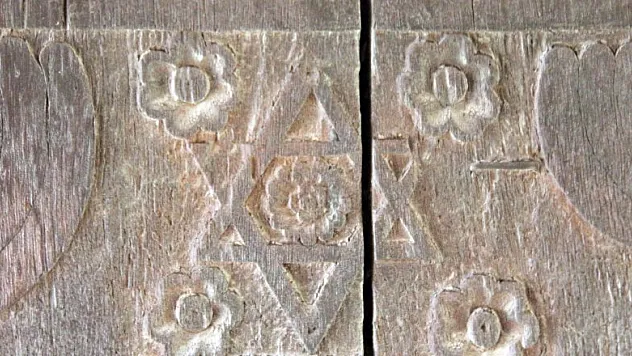 800 yıllık 'Süleyman Mührü' işlemeli kapı bu köyde