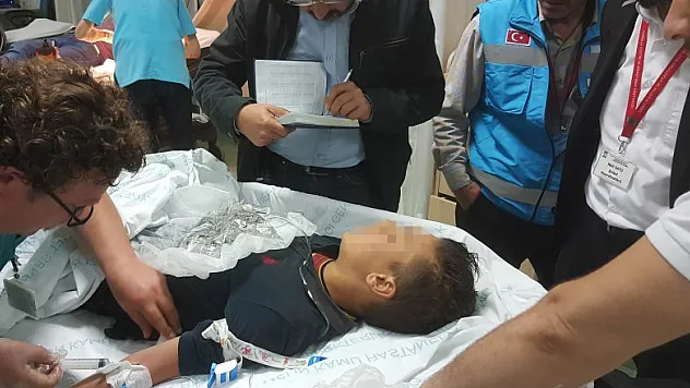  Sokakta top oynayan 12 yaşındaki çocuk tüfekle vuruldu 