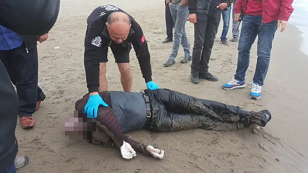  Denizde bulunan erkek cesedinin kimliği tespit edilemedi