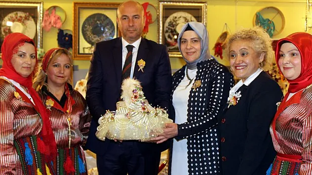 Tekkeköy'de el emeği göz nuru ürünler sergilendi