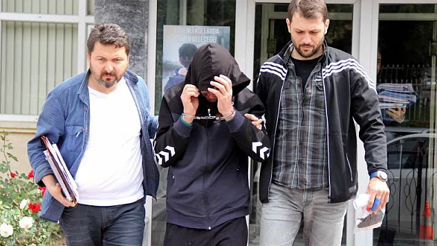 İş yerinde özel düzenekte uyuşturucu yetiştirirken yakalandı