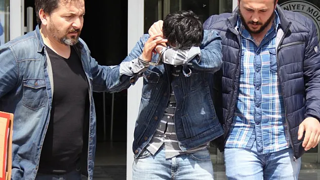 Yolcu otobüsünden inerken uyuşturucu haplarla yakalandı