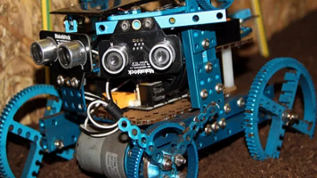 Tarla süren robot Türkiye üçüncüsü oldu