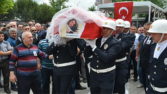 Aybüke öğretmen son yolculuğuna uğurlandı