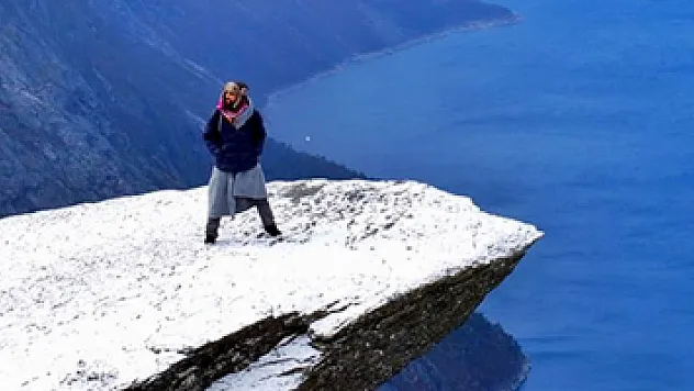 Çılgın Türk otostopla 24 ülkeyi gezdi