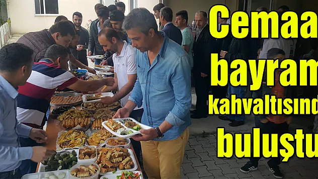 Cemaat bayram kahvaltısında buluştu!