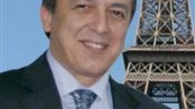 Kahraman istifa etti!..